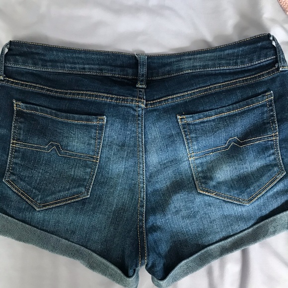 Arizona Jean Co. - Women’s Jeans Shorts - Picture 2 of 3